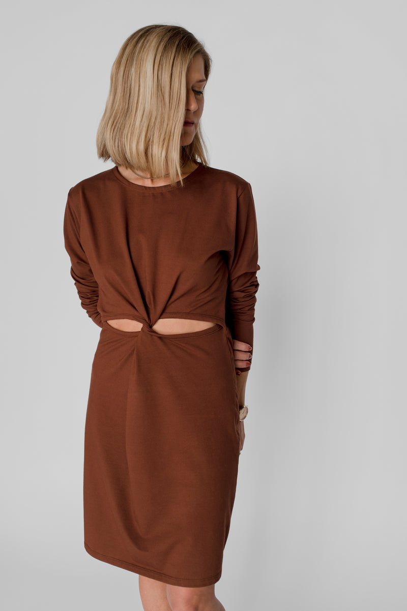 Twisted long sleeves dress