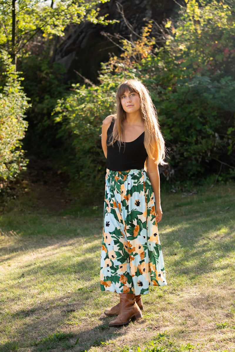 Asymmetrical skirt Louve design